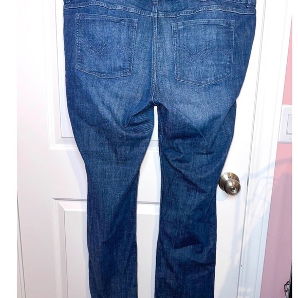 Wrangler Women's Plus Size Essential Mid Rise Straight Leg Jean - Picture 4 of 6